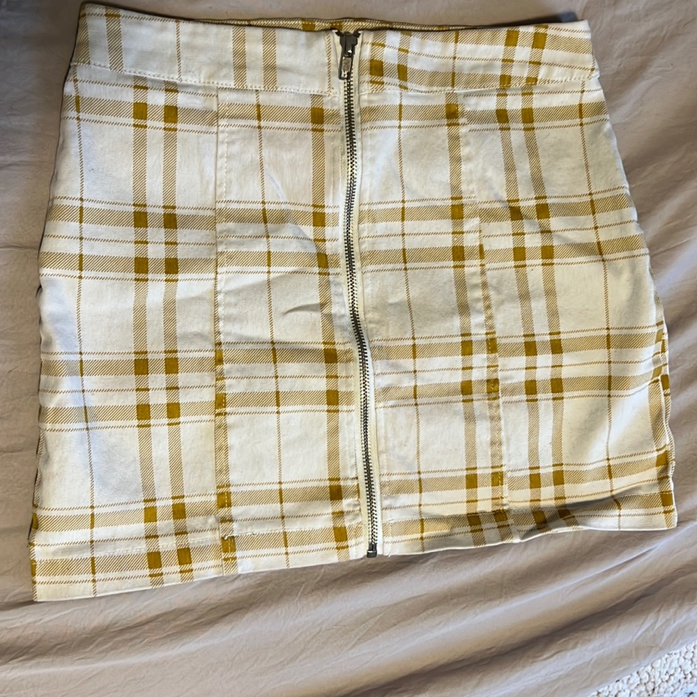 Yellow skirt